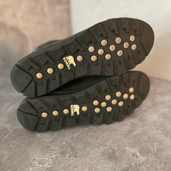 Sorel Winter Boots - Picture 3 of 7